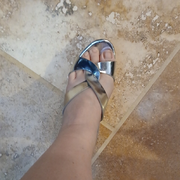 ✨ Jimmy Choo Atia Metallic Silver Leather Platform Wedge Sandals Size 38.5 - Picture 13 of 13